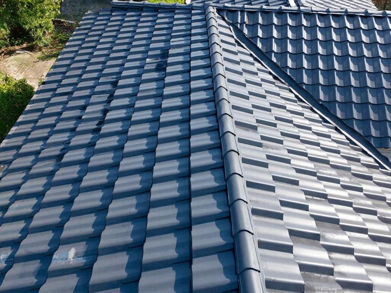 Металлочерепица: Крыша, Что Шепчет Ветрам и Радует Глаз