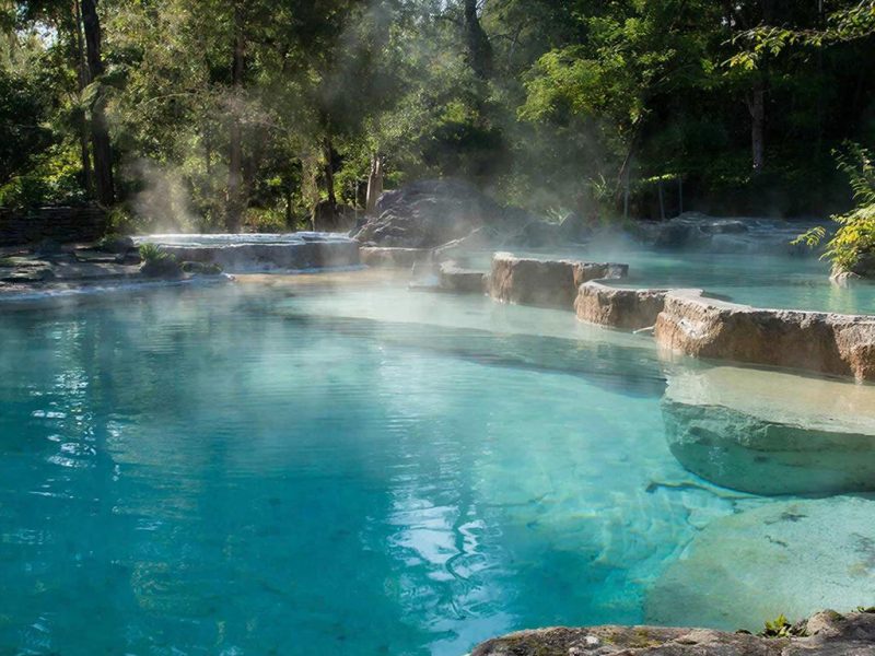 Преимущества отдыха на термальных источниках