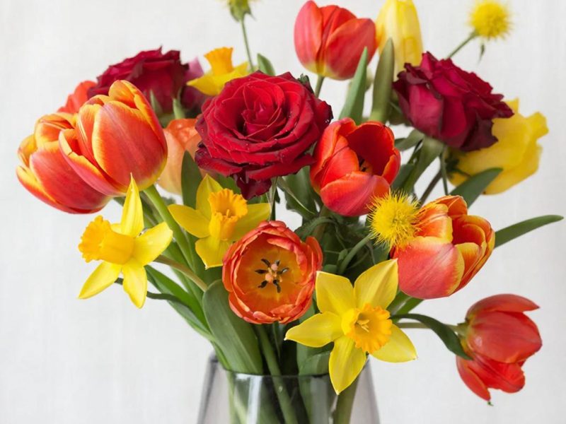 Доставка цветов Ярославль гарантирует свежесть и красоту каждому букету